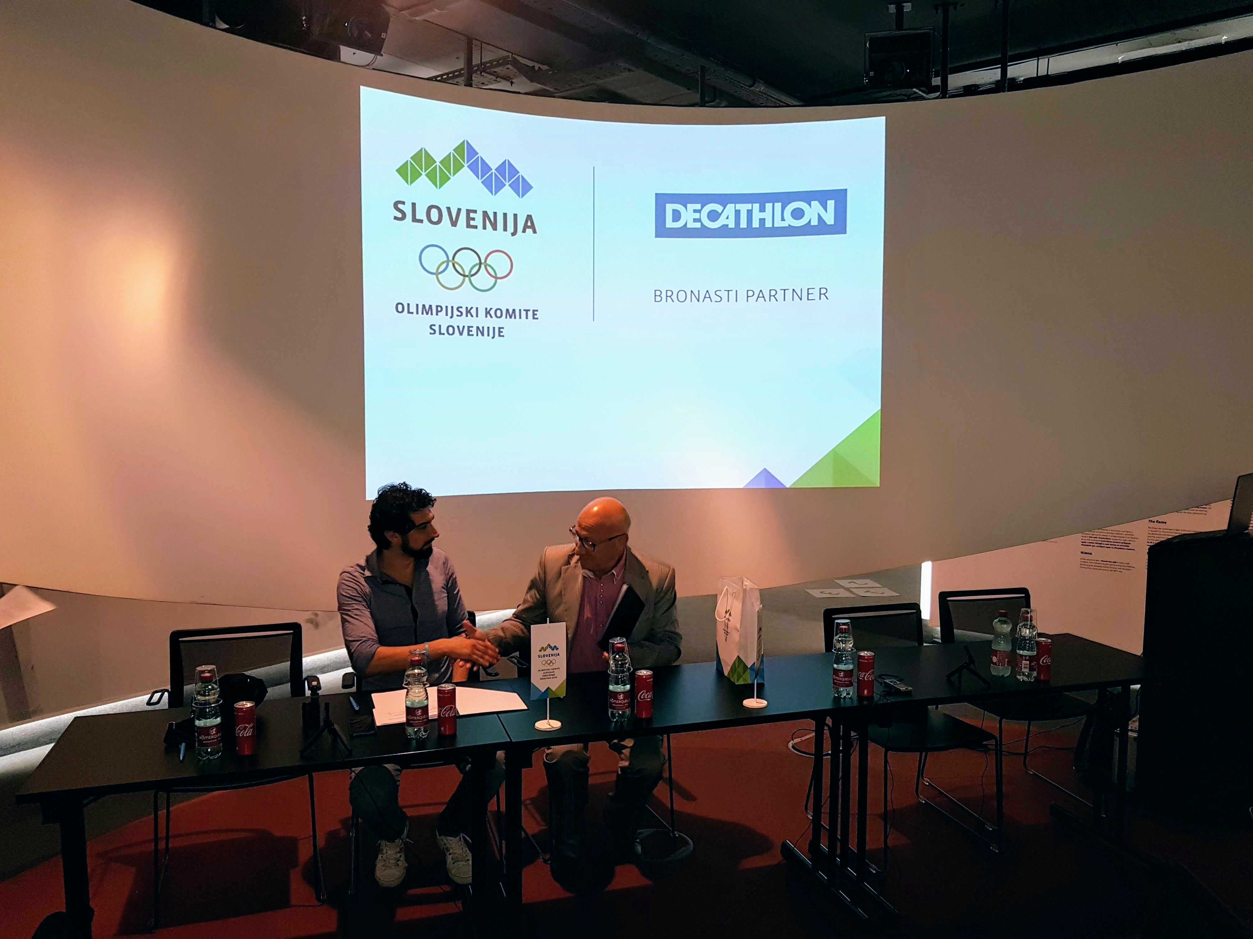 Decathlon nov bronasti partner