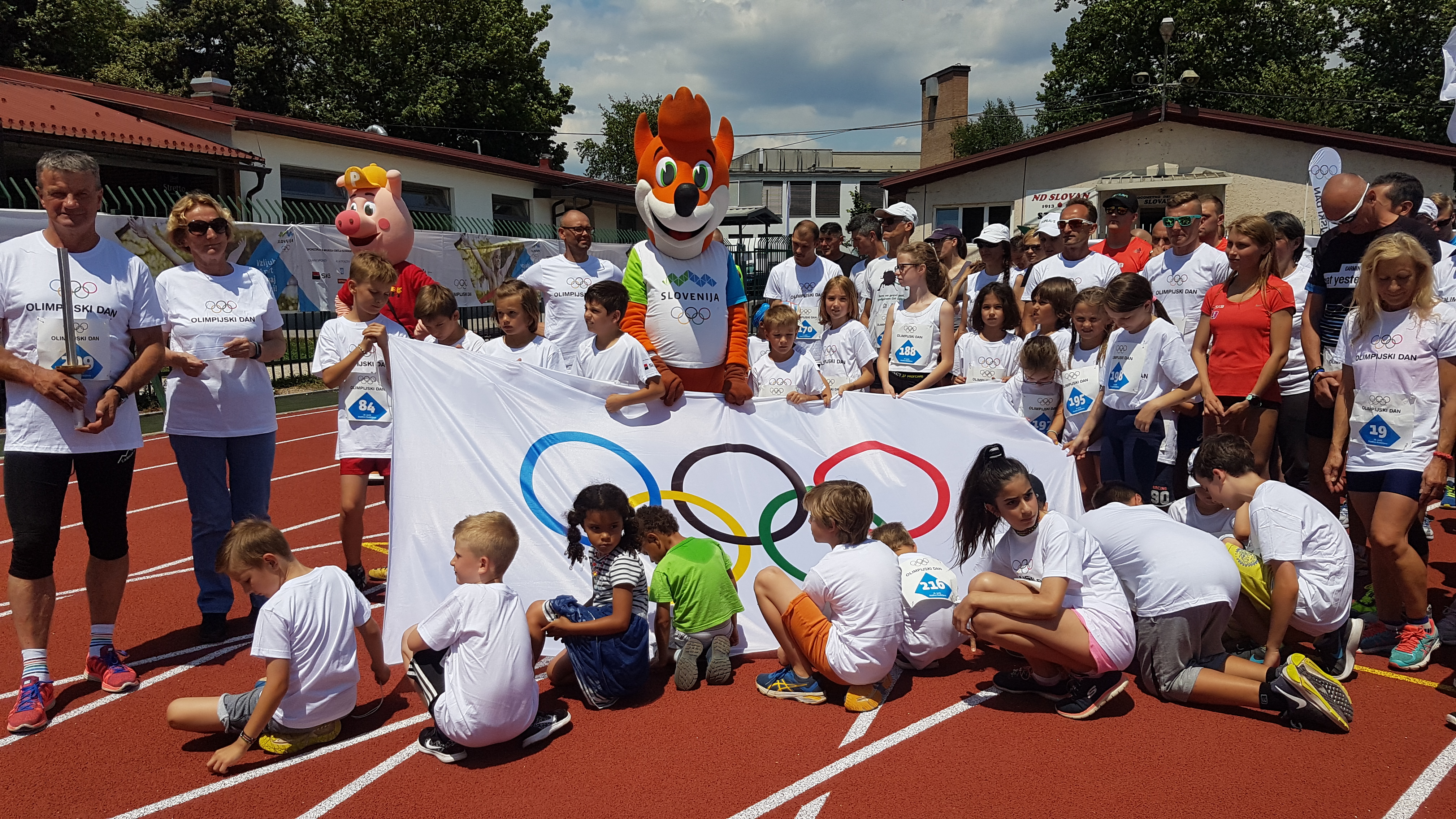 Olimpijci spodbujali ljudi k zdravemu načinu življenja z gibanjem in športom