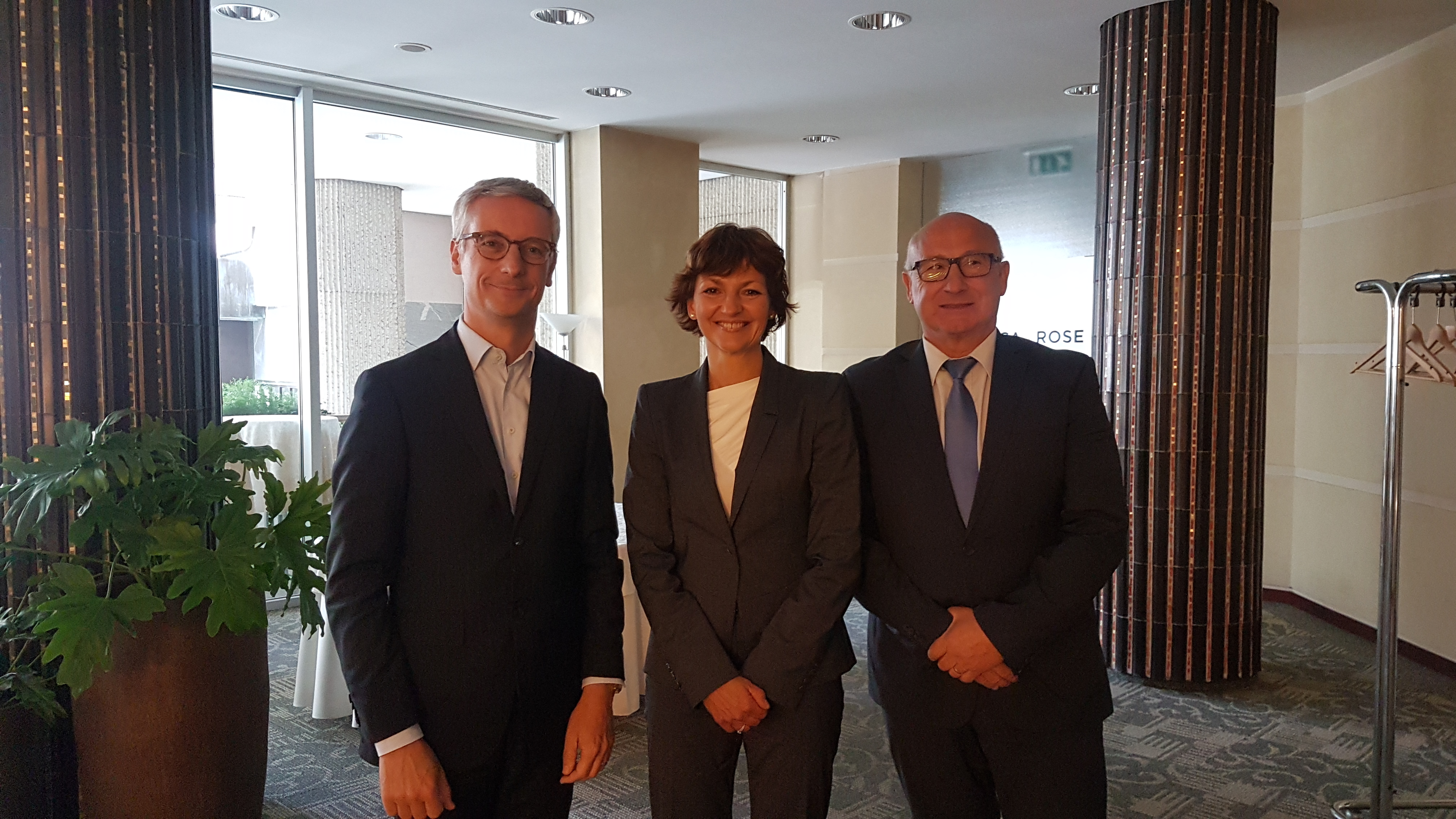 Hvala nekdanji ministrici, dobrodošel novi minister