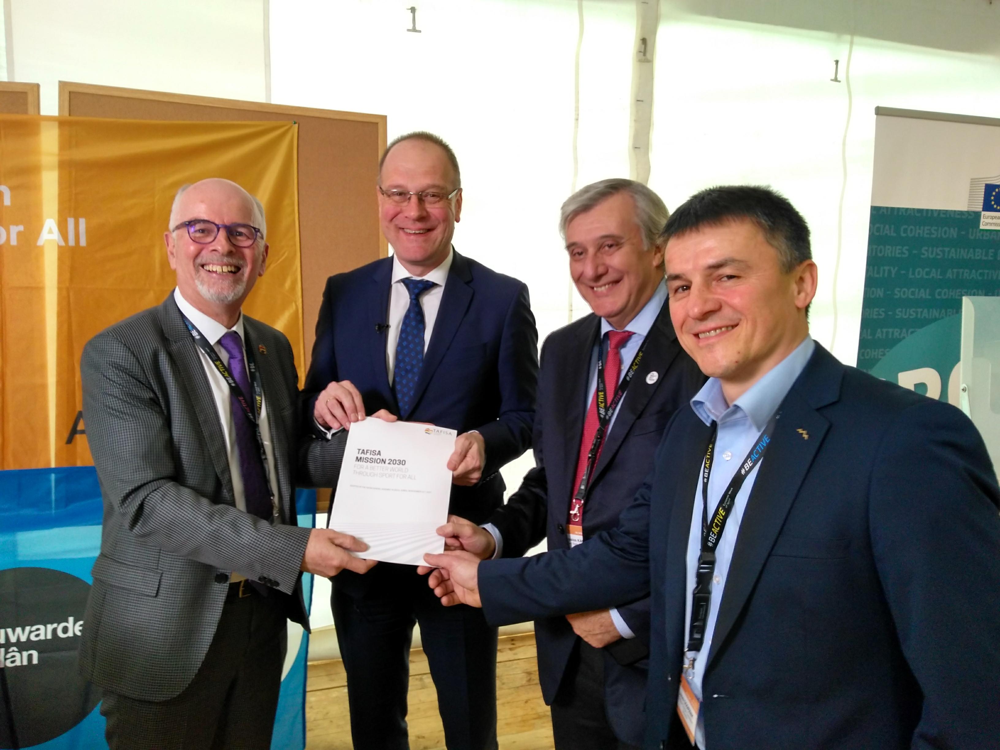 TAFISA v misiji 2030 z roko v roki z EU komisarjem Navracsicsem