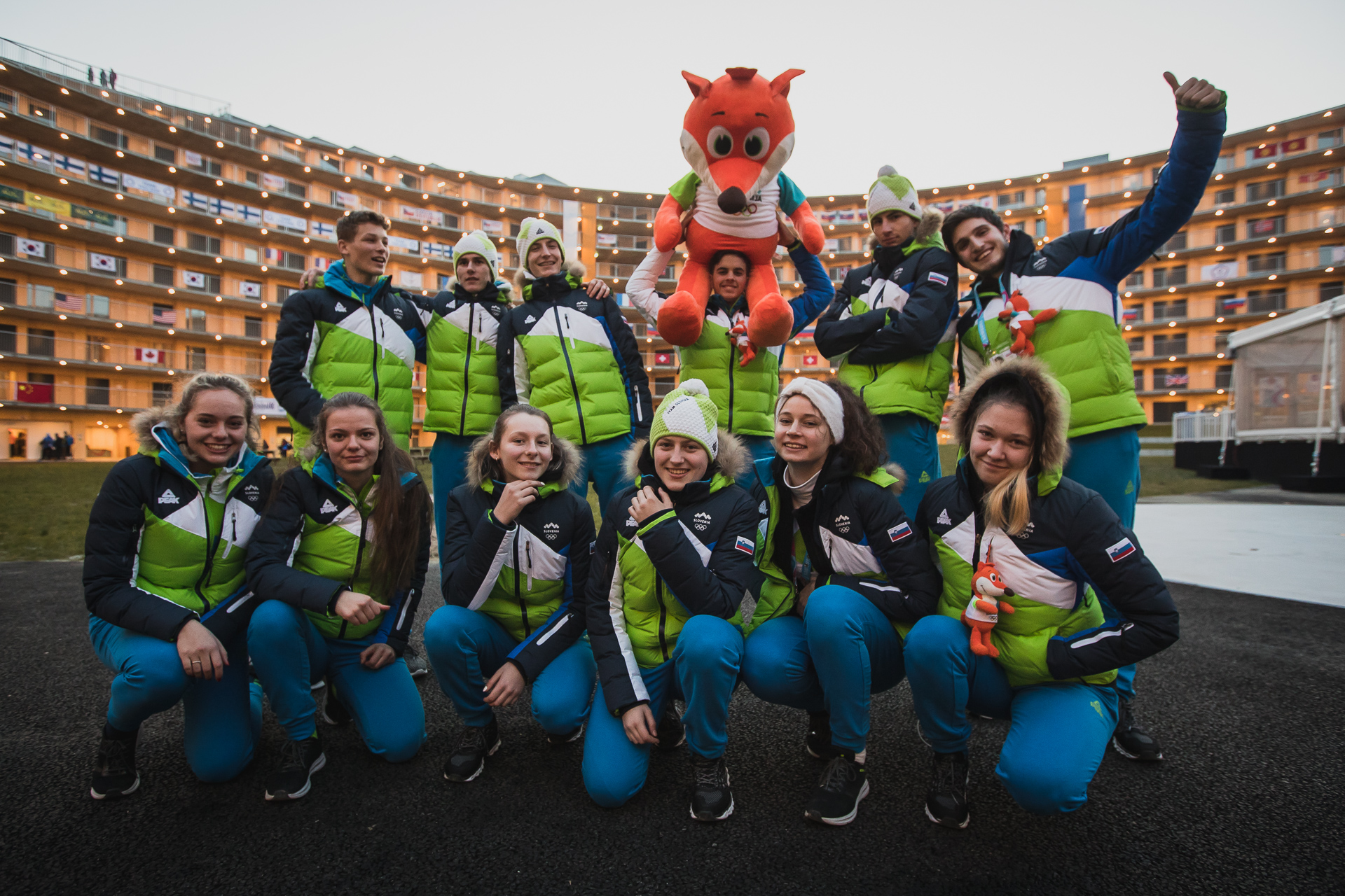 Za konec zimskih mladihnskih olimpijskih iger še peto mesto za mešano ekipno tekmo v nordijski kombinaciji