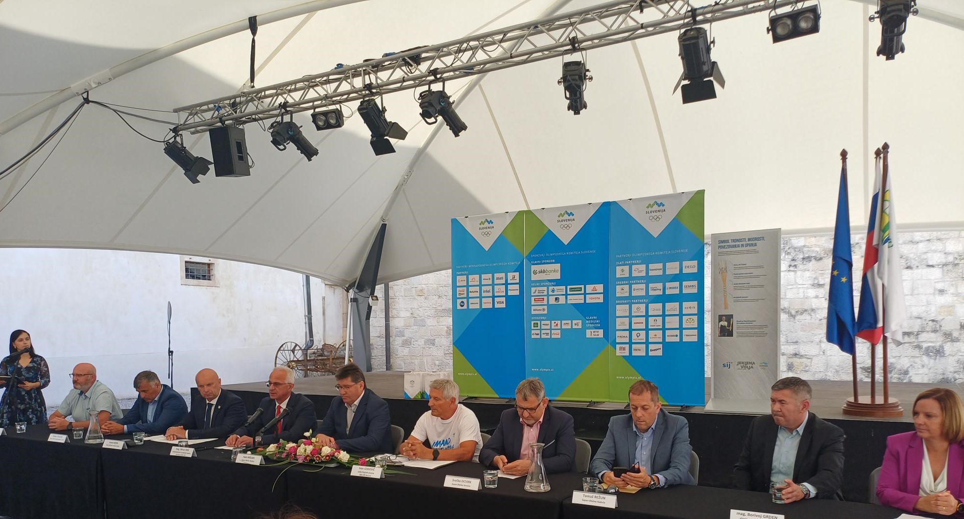 Župani zasavskih in posavskih občin na novinarski konferenci predstavili pot slovenske bakle po svojih občinah