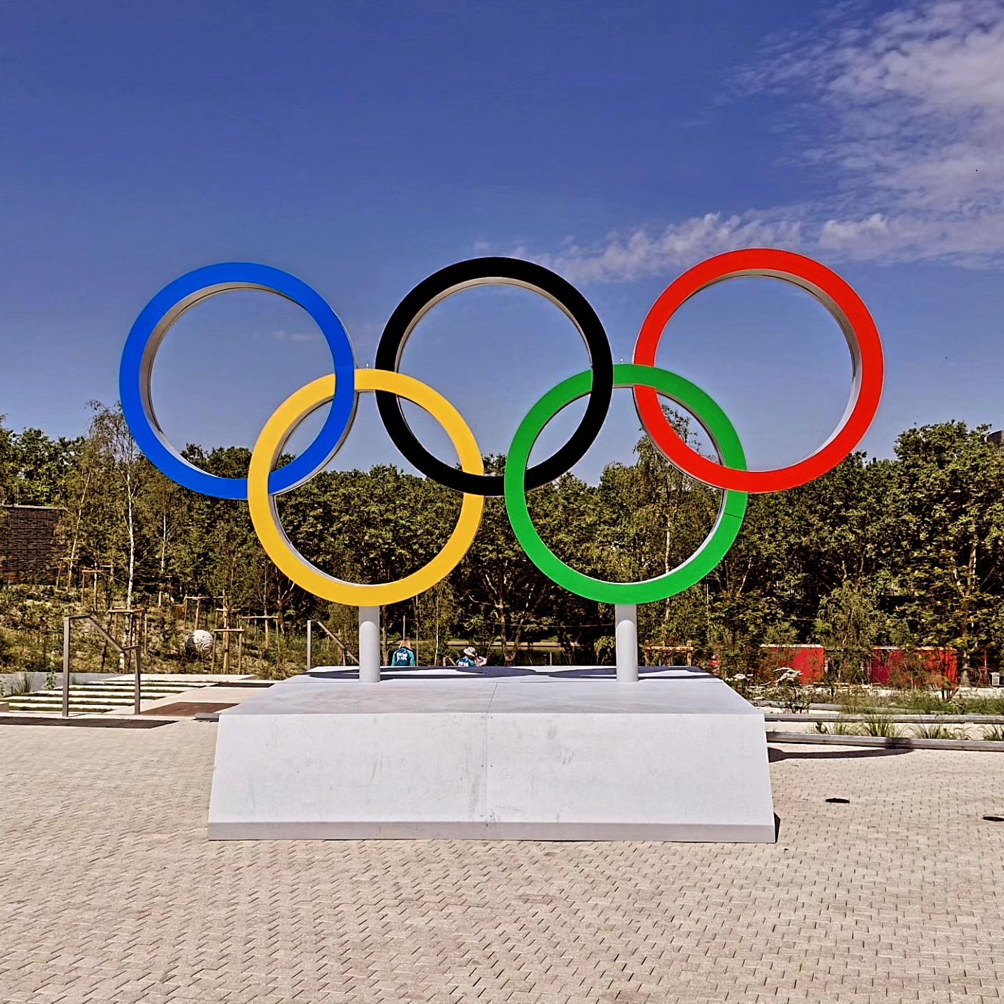 Prvi slovenski športniki in športnice že v olimpijski vasi