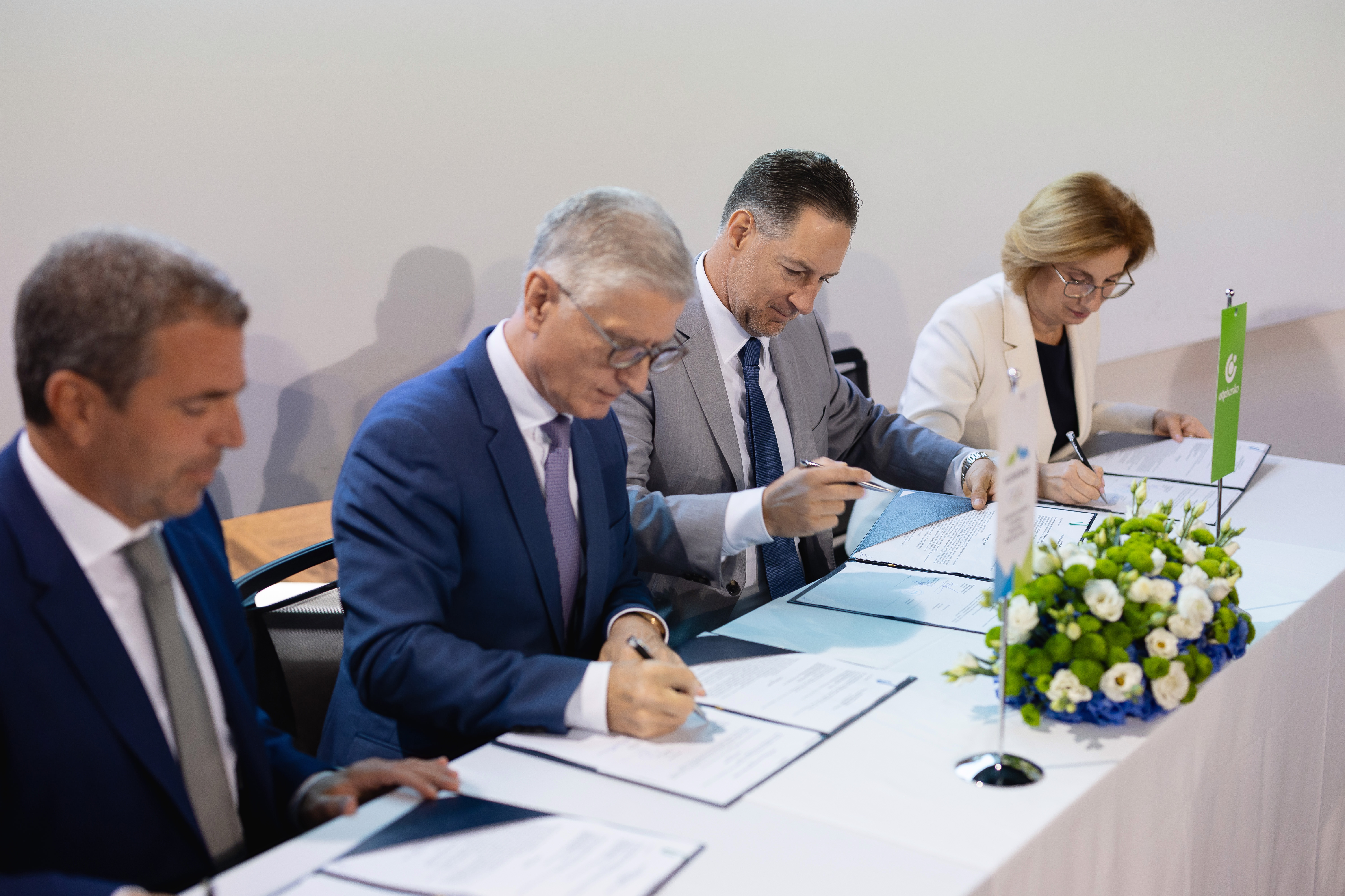 OTP banka ostaja glavni sponzor Olimpijskega komiteja Slovenije - v olimpijskem ciklu 2024 – 2028 z rekordno finančno podporo