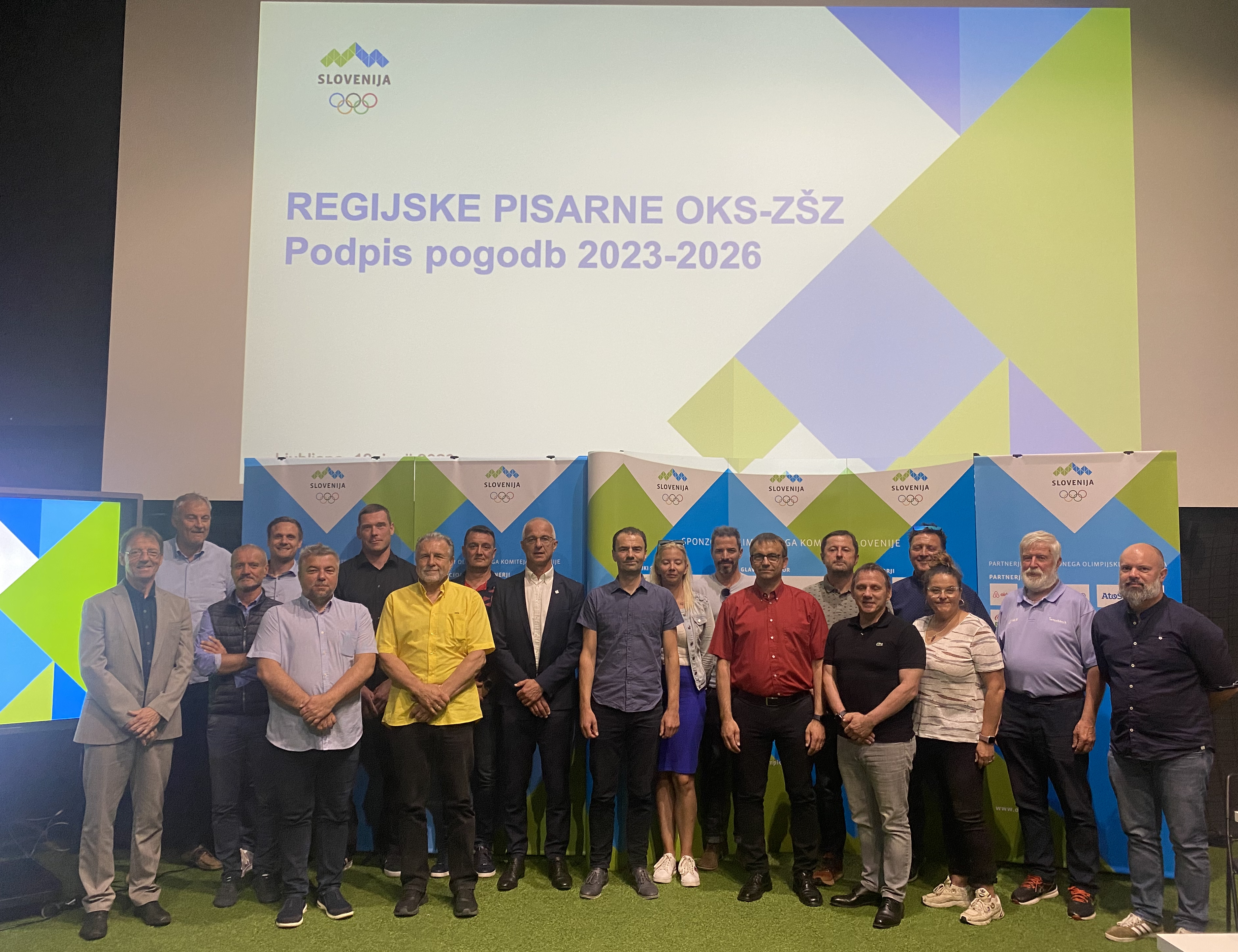 Podpis pogodb z regijskimi pisarnami OKS-ZŠZ