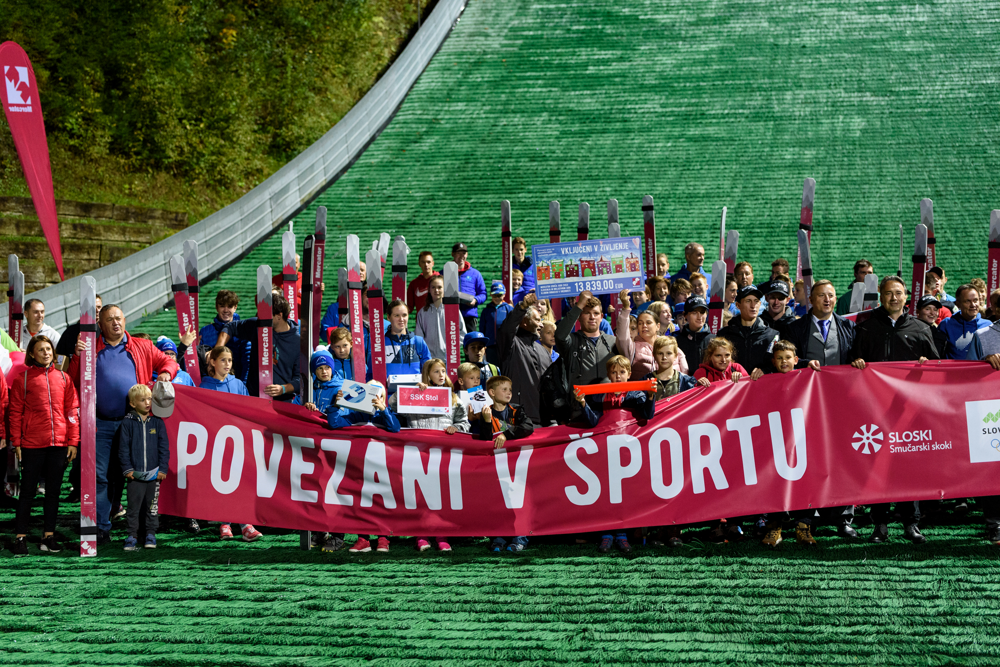 Mercator predal donacije skakalnim klubom in Judo zvezi Slovenije