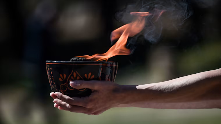 Na ruševinah antične Olimpije bo danes zagorel olimpijski ogenj