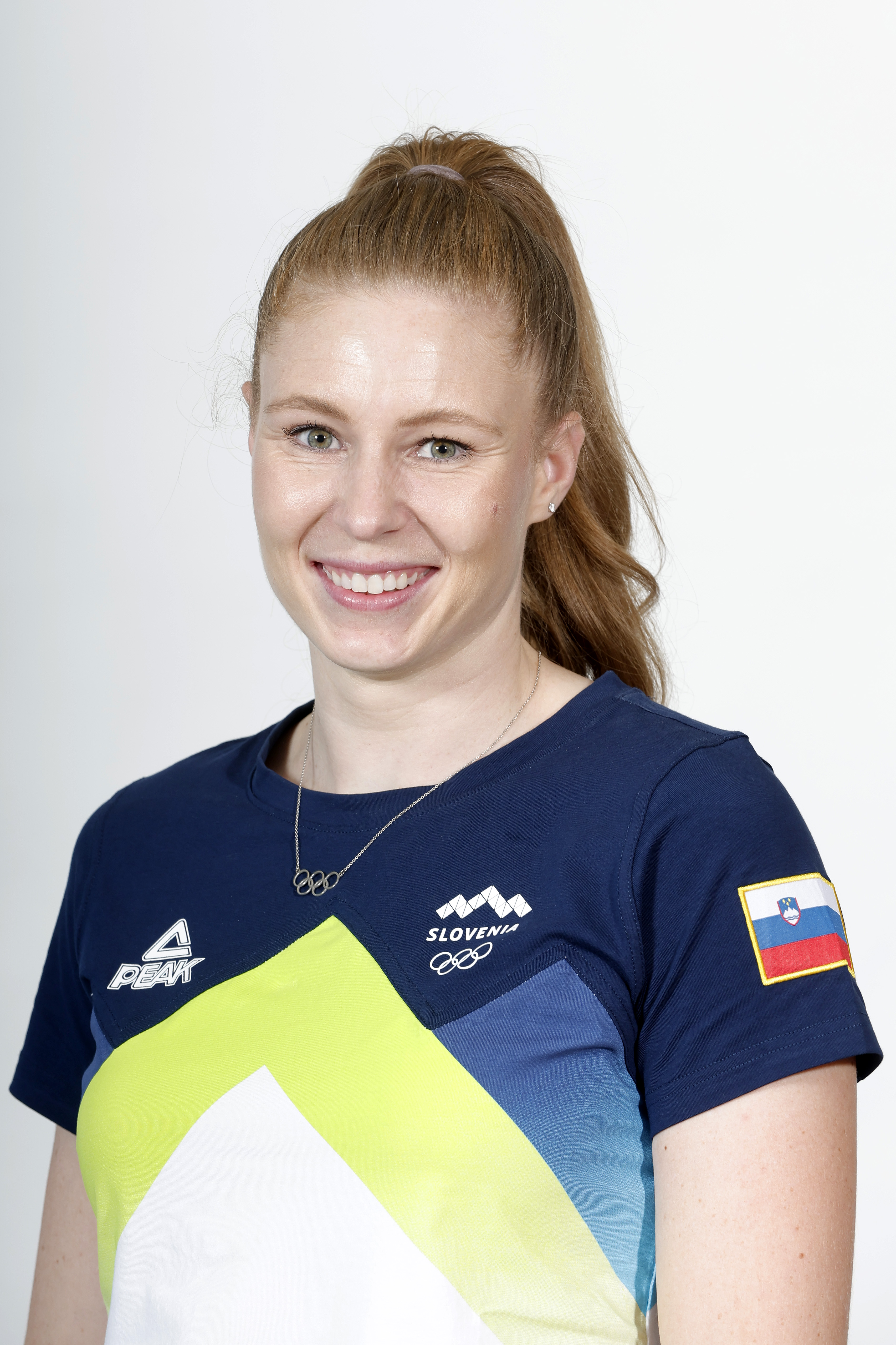 Maja Mihalinec Zidar - Strokovna delavka za odnose z javnostmi