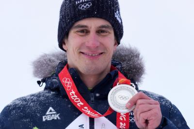 OI Peking 2022 - 10. dan