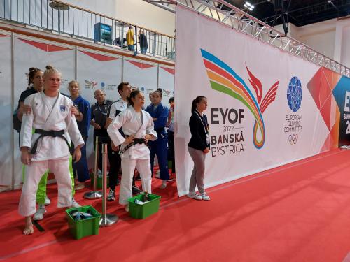 nika pred polfinalom