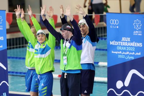 štafeta-mešana-roke